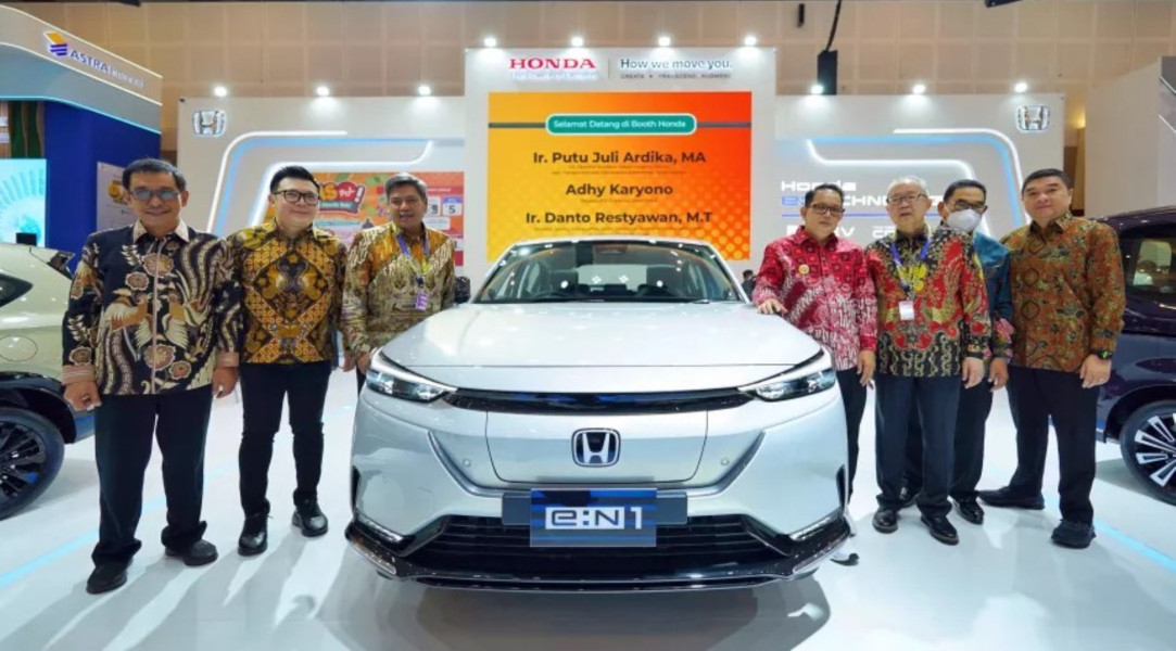 Honda Bawa Mobil Listrik e:N1 dan Manjakan Konsumen Lewat Program Spesial di GIIAS Surabaya